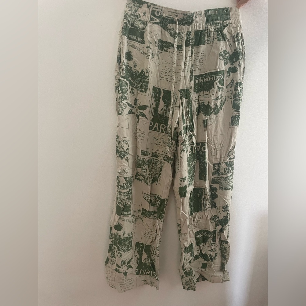 urban outfitters loose fit green printed pants size small to petite